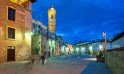 Al pensar en Vitoria-Gasteiz vienen a la mente su casco medieval, su espectacular anillo verde que envuelve la ciudad, su catedral milenaria o su mundialmente reconocido Festival de Jazz.