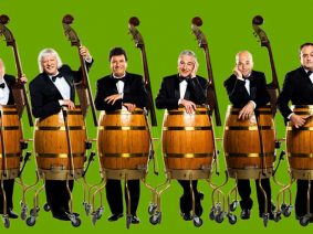 Viejos hazmerreíres by Les Luthiers